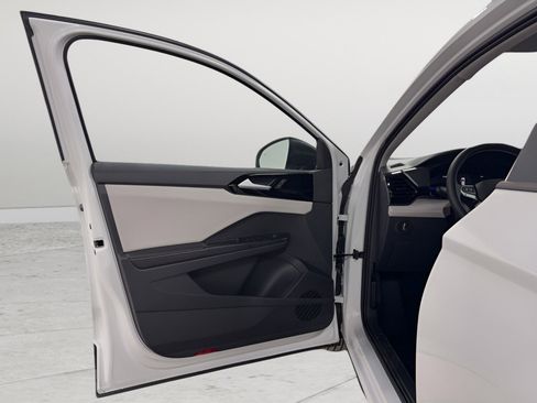 New 2026 Volkswagen Taos S image 18