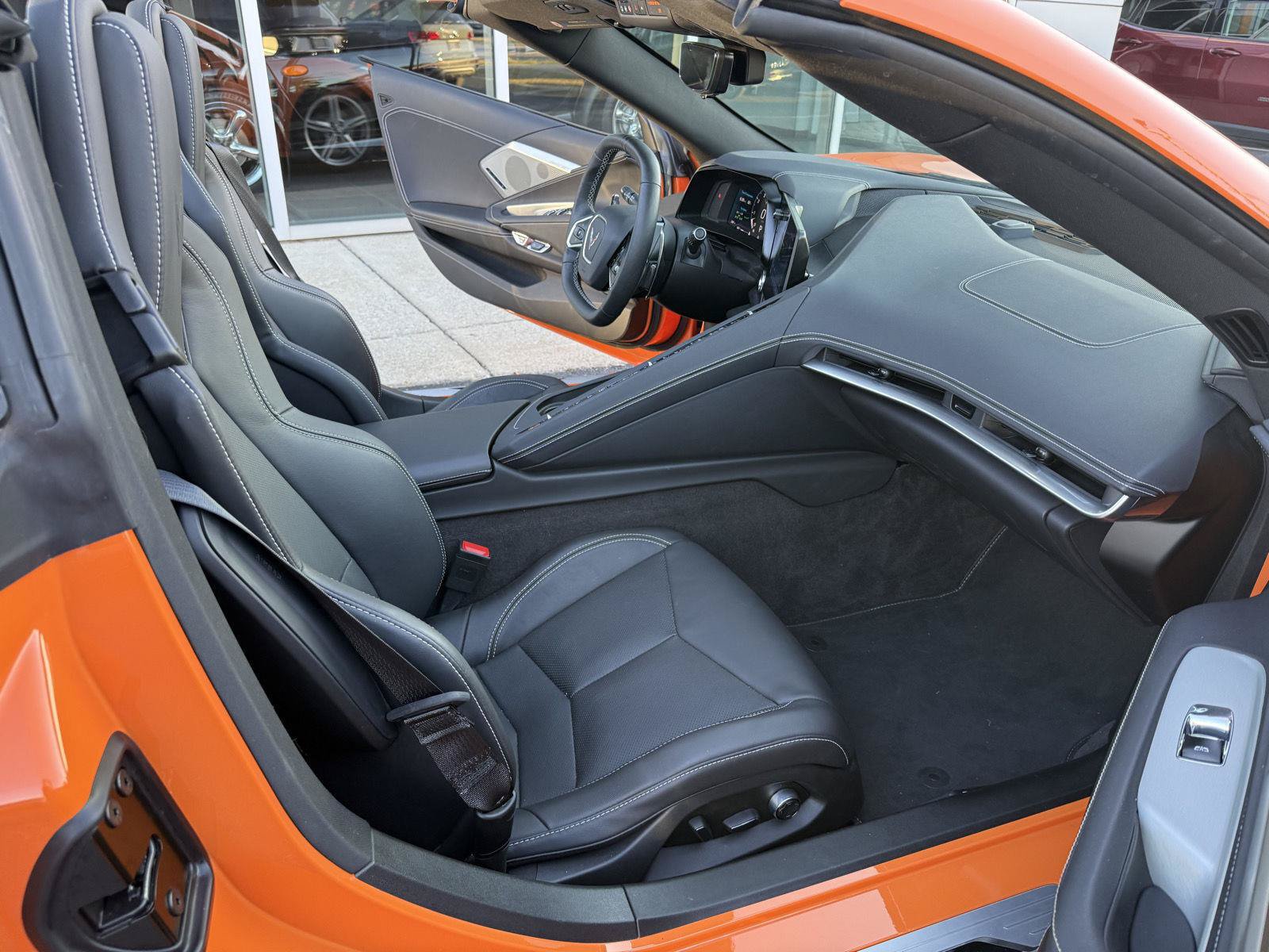 Used 2024 Chevrolet Corvette Stingray Preferred Conv w/ Z51 Performance Package RWD image 16