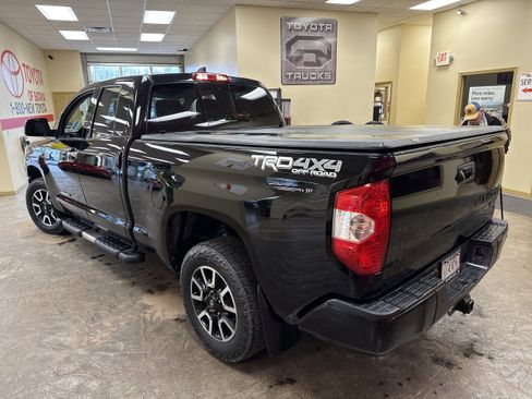 Used 2021 Toyota Tundra Limited w/ Limited Premium Package AWD/4WD image 7