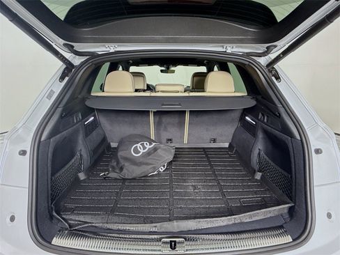 Used 2024 Audi Q5 e Premium Plus image 28