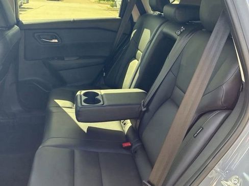 Used 2025 Nissan Rogue SL w/ Tech Package image 14