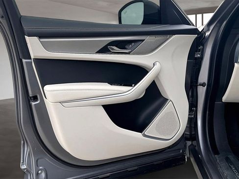 Used 2026 Jaguar F-PACE R-Dynamic S image 17