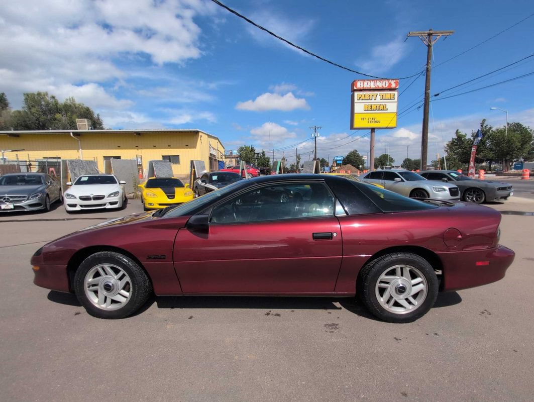 Used 1994 Chevrolet Camaro Z28 RWD image 4