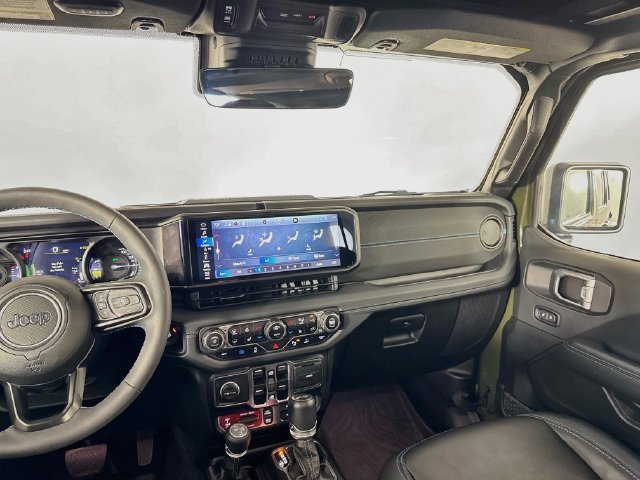 Used 2024 Jeep Wrangler Unlimited Rubicon 4xe AWD/4WD image 29