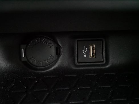 Certified 2025 Toyota RAV4 XLE AWD/4WD image 30