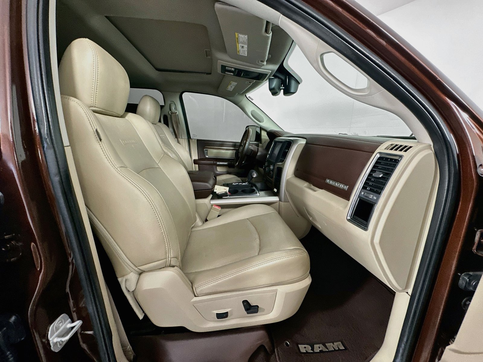 Used 2013 RAM 1500 Laramie w/ Convenience Group AWD/4WD image 26