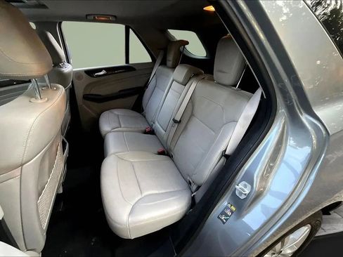 Used 2014 Mercedes-Benz ML 350 ML 350 4MATIC Sport Utility 4D w/ Premium 1 Package image 27