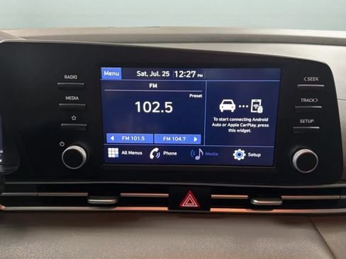 Used 2022 Hyundai Elantra SE FWD image 13