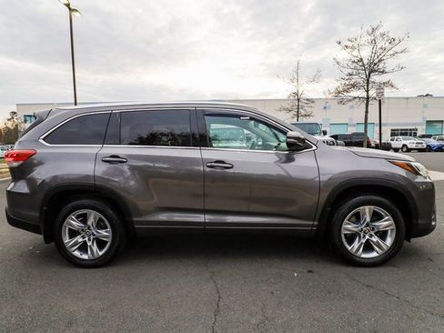 Used 2017 Toyota Highlander Limited image 17