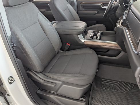 Used 2024 Chevrolet Silverado 2500 LT AWD/4WD image 20
