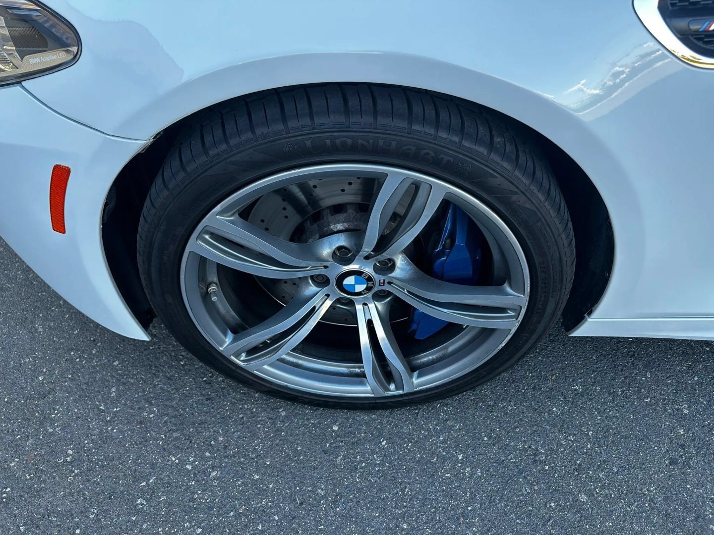 Used 2014 BMW M5 RWD image 42