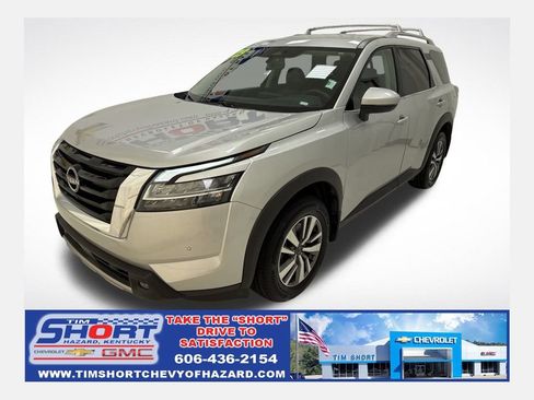 Used 2023 Nissan Pathfinder SL image 1