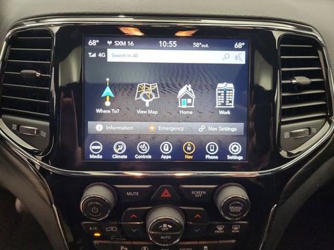 Used 2022 Jeep Grand Cherokee Laredo X image 21