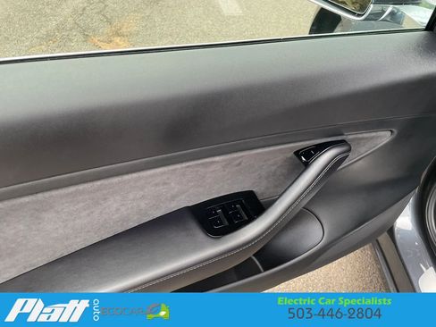 Used 2018 Tesla Model 3 Long Range image 18