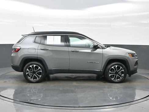 Used 2022 Jeep Compass Limited w/ Sun and Sound Group image 7