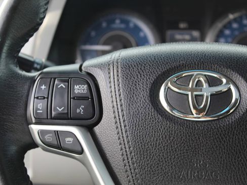 Used 2015 Toyota Sienna XLE Premium AWD/4WD image 13