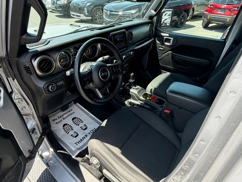 Used 2019 Jeep Wrangler Unlimited Sport S AWD/4WD image 9