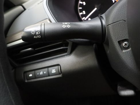 Used 2025 Nissan Altima 2.5 SV FWD image 25