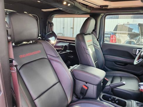 Used 2024 Jeep Wrangler Rubicon image 11