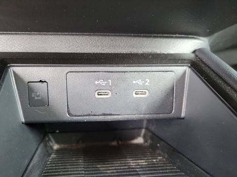 Used 2025 Nissan Kicks SR FWD image 24