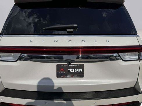 Used 2023 Lincoln Navigator Reserve RWD image 18