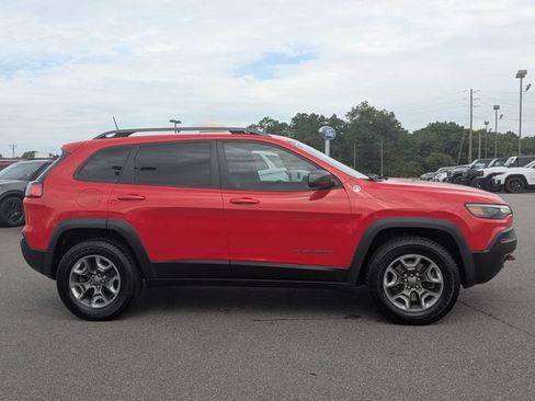 Used 2019 Jeep Cherokee Trailhawk AWD/4WD image 2