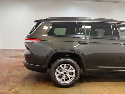 Used 2022 Jeep Grand Cherokee L Limited AWD/4WD image 33