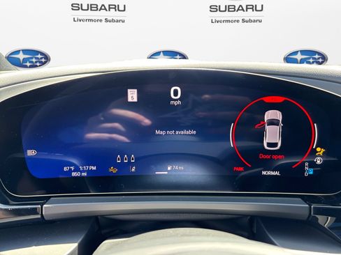 Used 2025 Porsche Macan 4 Electric AWD/4WD image 14