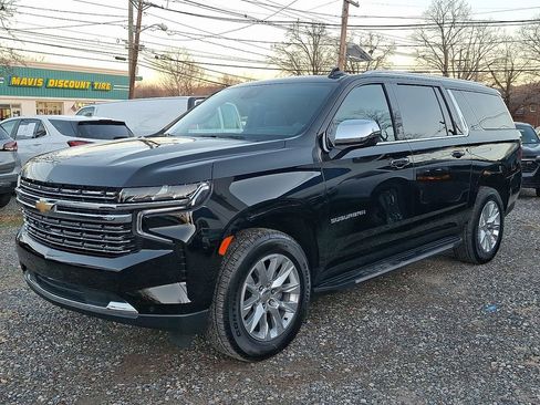 Used 2024 Chevrolet Suburban Premier w/ Premium Package image 4