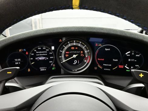 Certified 2025 Porsche 911 GT3 RS RWD image 9
