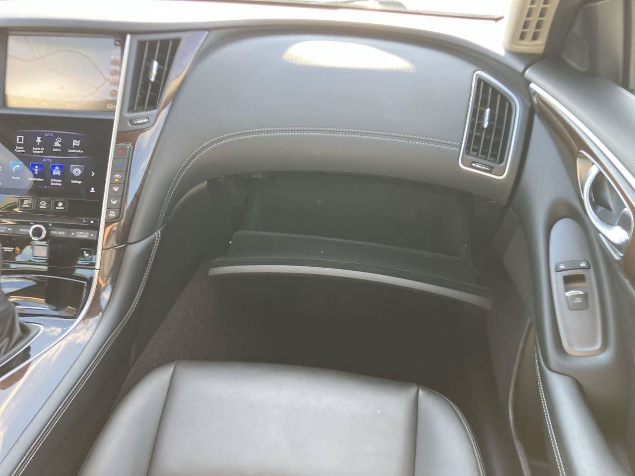 Used 2019 INFINITI Q50 Luxe w/ Essential Package (3.0T Luxe) AWD/4WD image 16