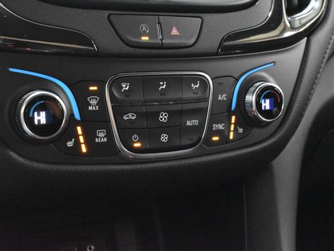 Used 2022 Chevrolet Equinox RS w/ RS Leather Package image 19