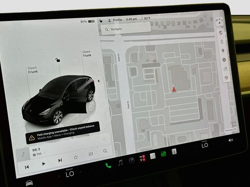 Used 2024 Tesla Model Y Long Range AWD/4WD image 21