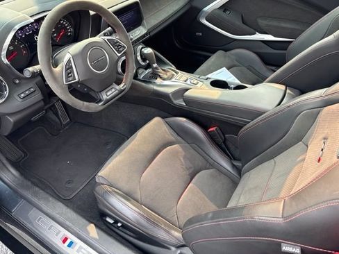 Used 2020 Chevrolet Camaro ZL1 RWD image 16