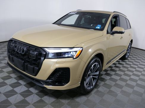 Certified 2025 Audi Q7 2.0T Premium Plus image 7