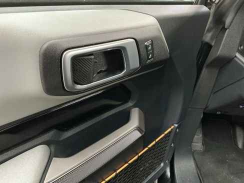 Used 2023 Ford Bronco Badlands image 15