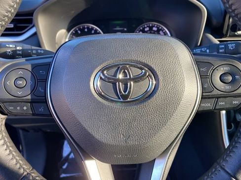 Used 2022 Toyota RAV4 XLE Premium AWD/4WD image 40