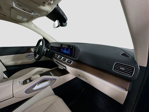 Certified 2026 Mercedes-Benz GLS 450 4MATIC image 40