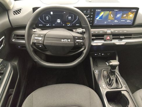 Used 2025 Kia K4 EX FWD image 22