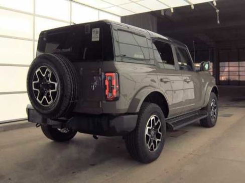 Used 2025 Ford Bronco Outer Banks image 3