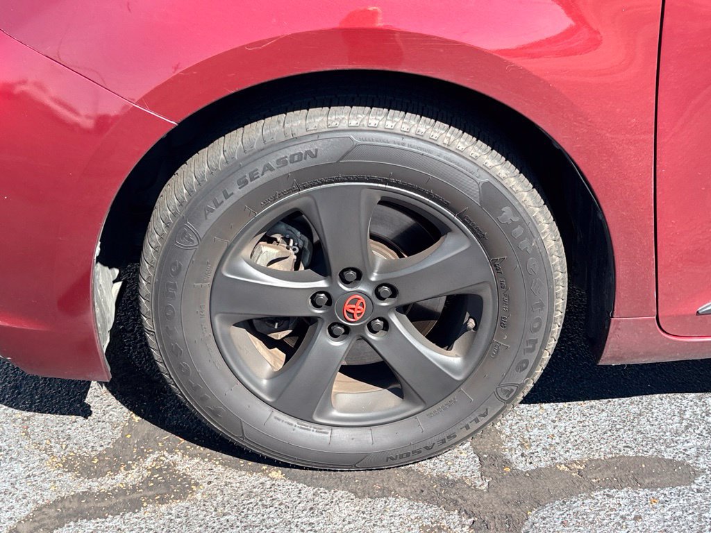 Used 2014 Toyota Sienna L FWD image 21