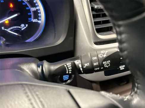 Used 2019 Toyota Highlander XLE image 28