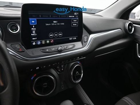 Used 2025 Chevrolet Blazer LT AWD/4WD image 11