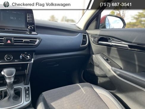 Used 2021 Kia Seltos S image 32