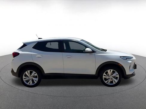 Used 2025 Buick Encore GX Preferred AWD/4WD image 16