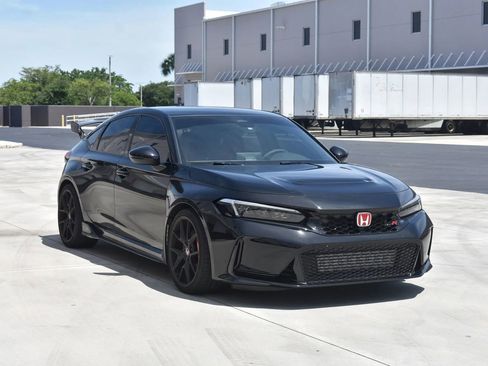 Used 2024 Honda Civic Type R image 11