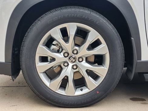 New 2026 Toyota Grand Highlander FWD image 9