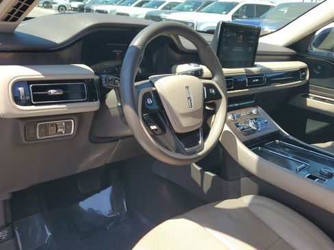 Used 2022 Lincoln Aviator Reserve AWD/4WD image 9