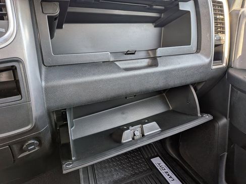 Used 2024 RAM 1500 Classic SLT image 24