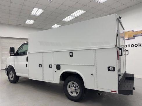New 2026 Chevrolet Express 3500 w/ Power Convenience Package RWD image 5